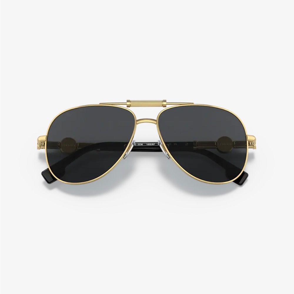 Versace brand new sunglasses 53 MM! Beautifully crafted in Italian fashion - Picture 4 of 13